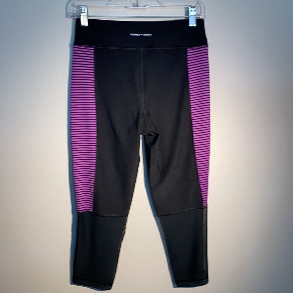 Romeo & Juliet Couture Active Black & Purple Leggings with Mesh Inset Sz S